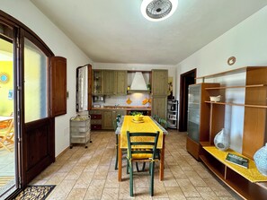Dining - " Happy House With Garden Deluxe " (Cardedu)