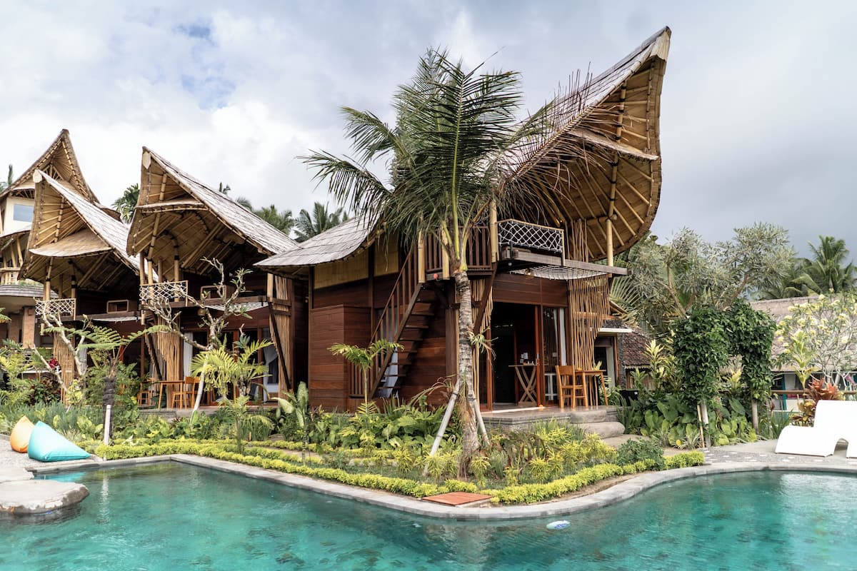 Casa, vista para a piscina | Piscina | Piscina externa