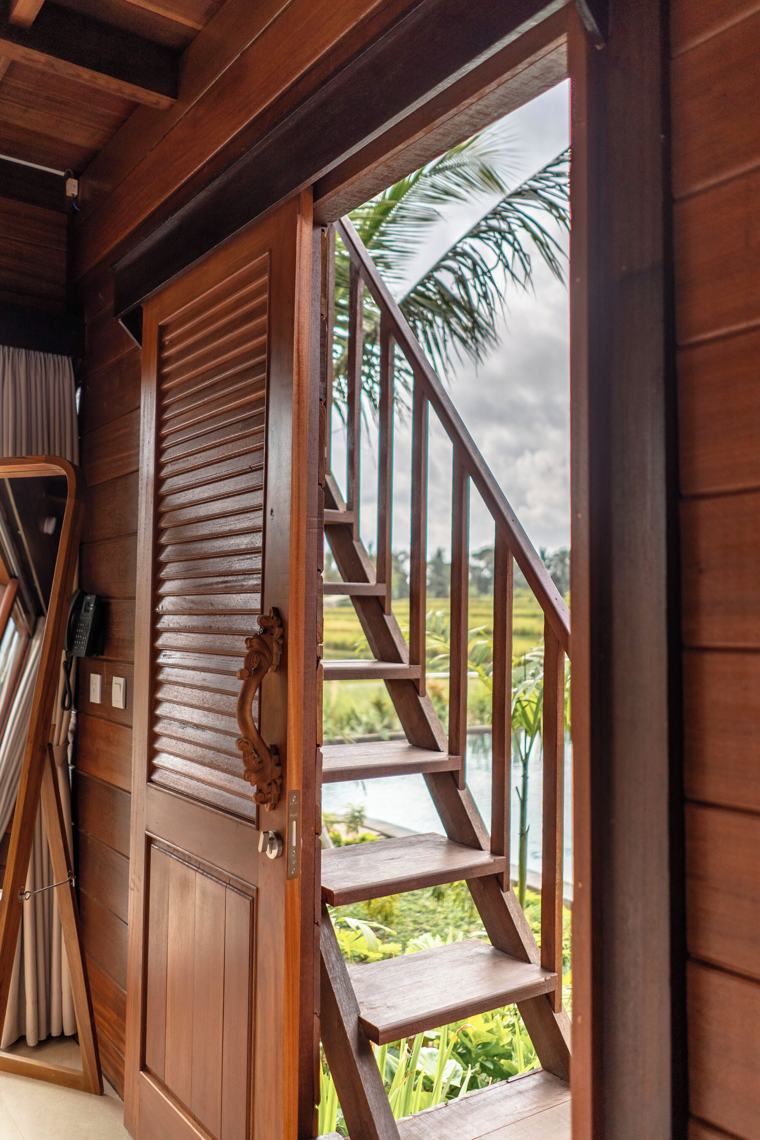 Maison, vue piscine | Intérieur