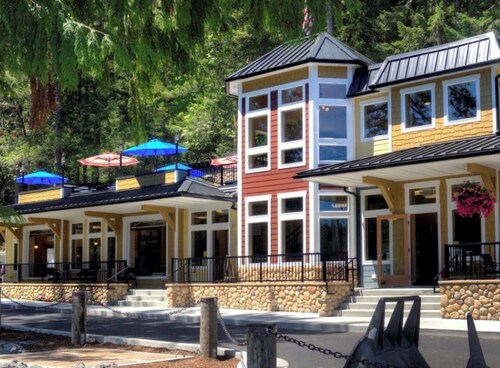 Executive Top Floor Suite w/Ocean Harbor Views!