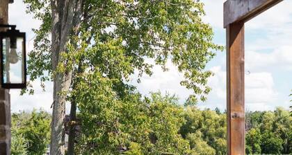 Luxury family retreat on lakefront with breathtaking view, game room, gym &more!