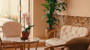 Interior - THE TWO BULLS, QUADRUPLE ROOM (Mérida)