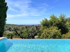 Pool - Air-conditioned villa with swimming pool and sea view for 8 guests in the heart of the Valcros... (LA LONDE LES MAURES)