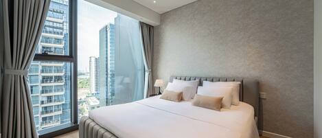 Iron/ironing board, free WiFi, bed sheets