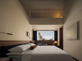 Origin · Hidden Gem Loft Bathtub Family Room | Free minibar, blackout drapes, soundproofing, iron/ironing board