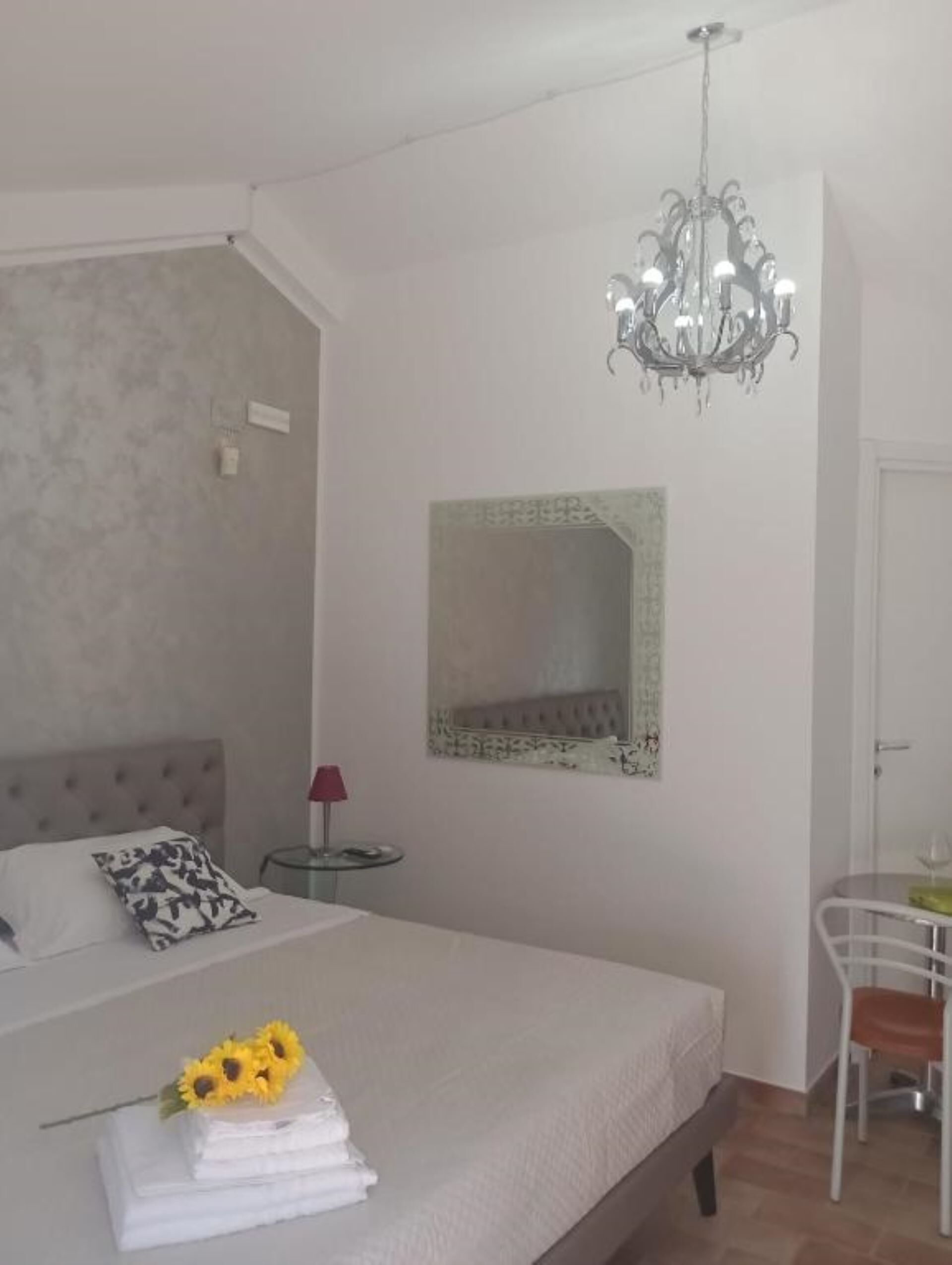 Iron/ironing board, WiFi