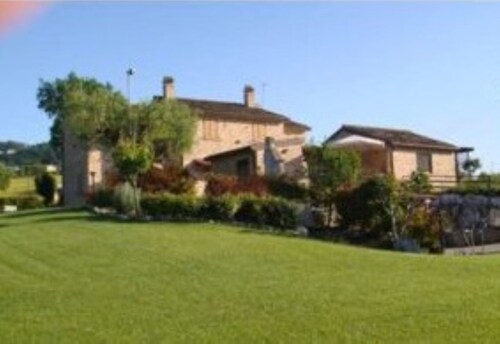 Beautiful farmhouse just a few minutes from the sea.