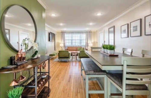 Ace’s Midtown Retreat Walkable, Stylish & Central