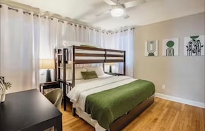 2 soverom, strykejern/-brett, wi-fi og sengetøy