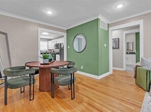 Dining - Olive Midtown Retreat Walkable, Stylish & Central (Memphis)