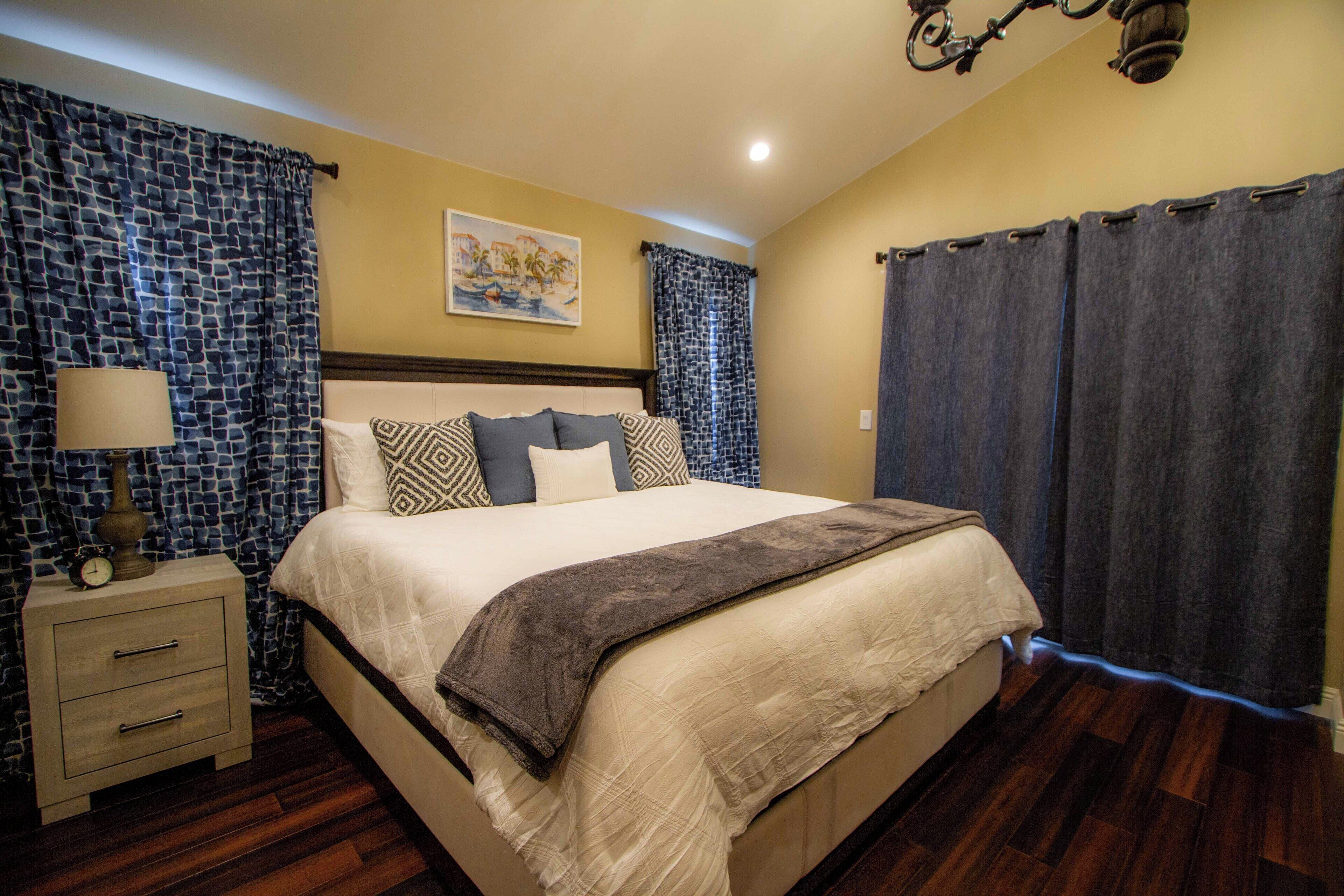 4 bedrooms, iron/ironing board, WiFi, bed sheets