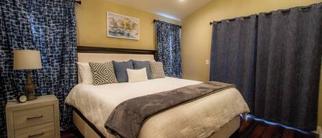 4 bedrooms, iron/ironing board, WiFi, bed sheets