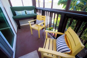 Property grounds - Naples Canal Casa - Walk to Beach - Great for Long - Stays Friendly (Long Beach)