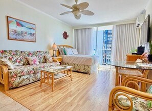 Smart TV - City-View Island Studio - WiFi - Parking (Honolulu)