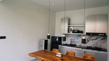 Villa, 2 Bedrooms, Private Pool | Tempat makan