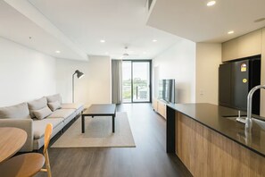 Living area - The Only One - Riverfront Elegance, Free Carpark (Brisbane City)