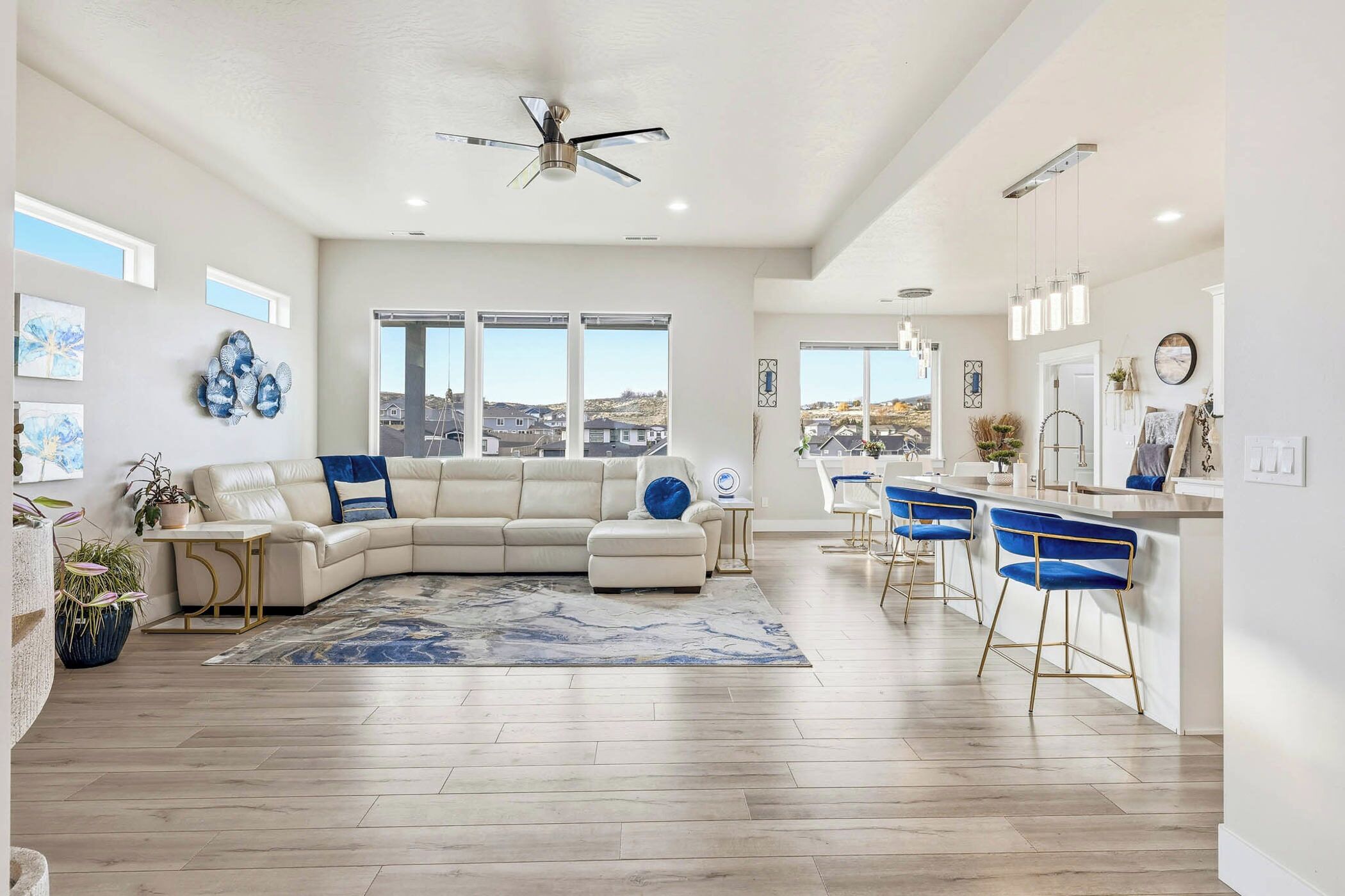 Smart-TV, Kamin, Tischfußball, Tischtennisplatte