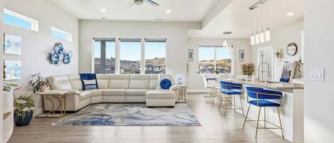 Smart-TV, Kamin, Tischfußball, Tischtennisplatte