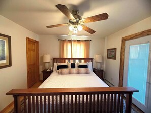 4 bedrooms, iron/ironing board, free WiFi, bed sheets