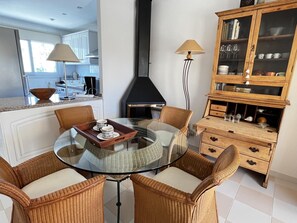 Dining - Penthouse in Marina Azul for 4 people, 100 meters from the sea. (Dénia)