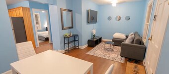 Cozy 1-Bedroom House in Tranquil Skokie With Parking