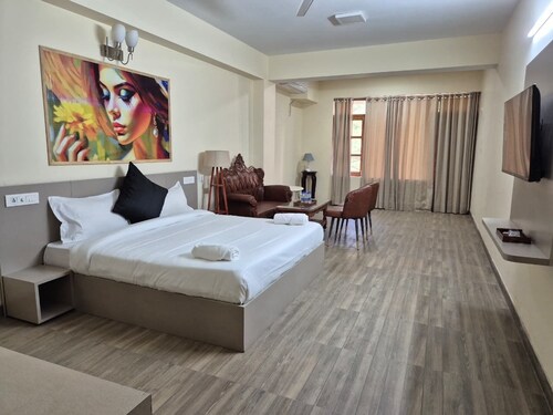 Lords Studio Inn Mandi