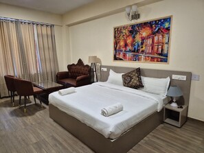 Meja kerja dan Wi-Fi gratis