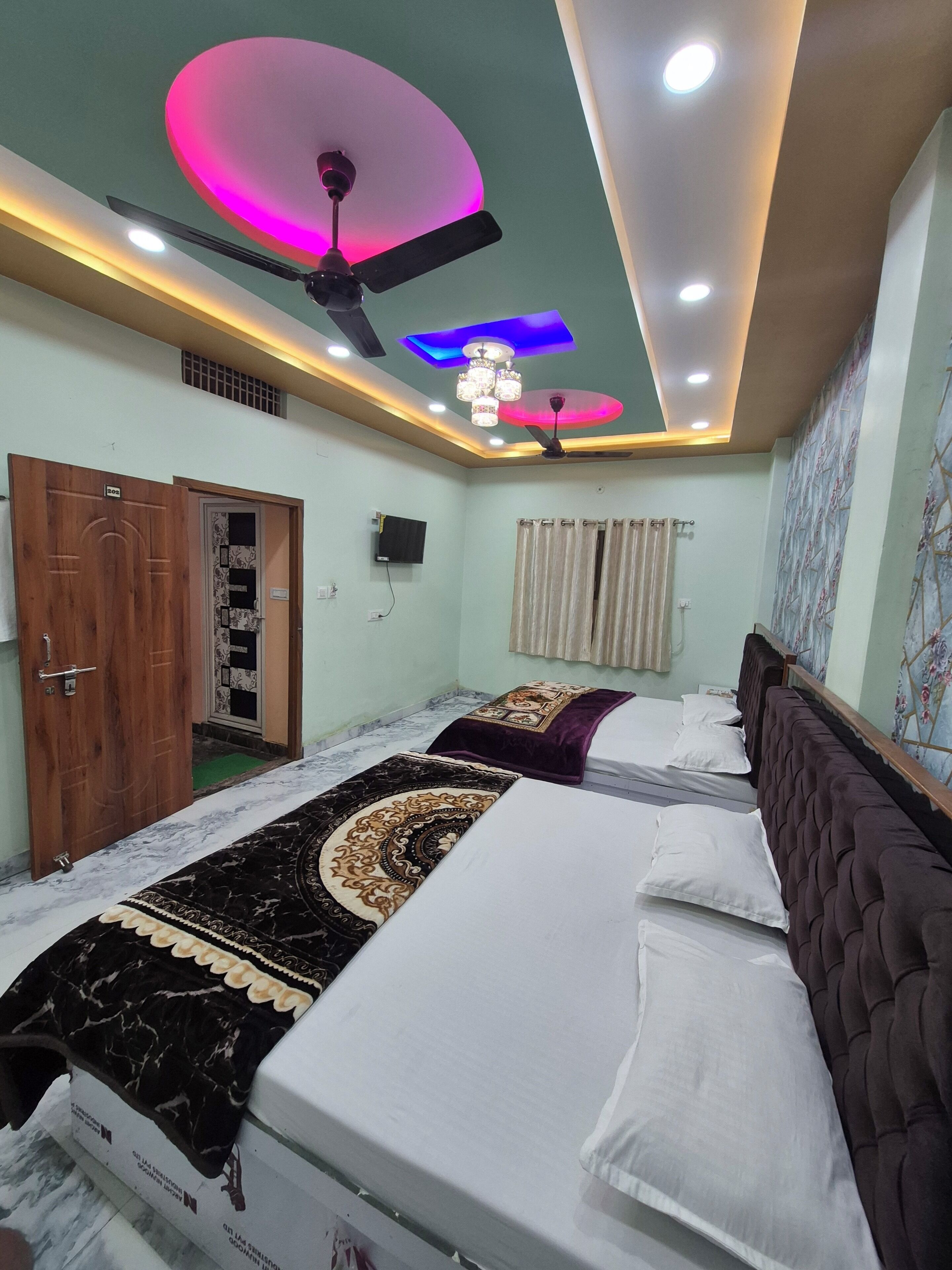 Family Room | Free WiFi, bed sheets