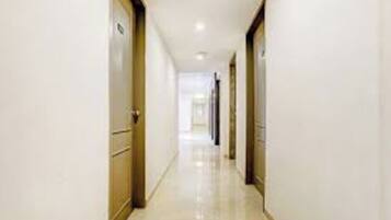 Classic Double Room, City View | Interior