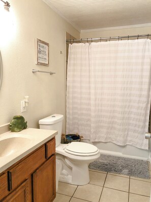 Jetted tub, hair dryer, towels, soap