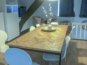 Dining - Attractive house at the foot of a castle ruin (Manderscheid)
