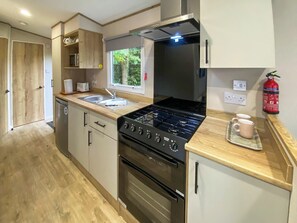 Private kitchen - Tenby 2 The Saltern Holiday Park - UKC8205 (Tenby)