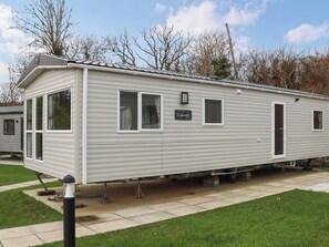 Exterior - 2 bedroom accommodation in Pendine (Pendine)