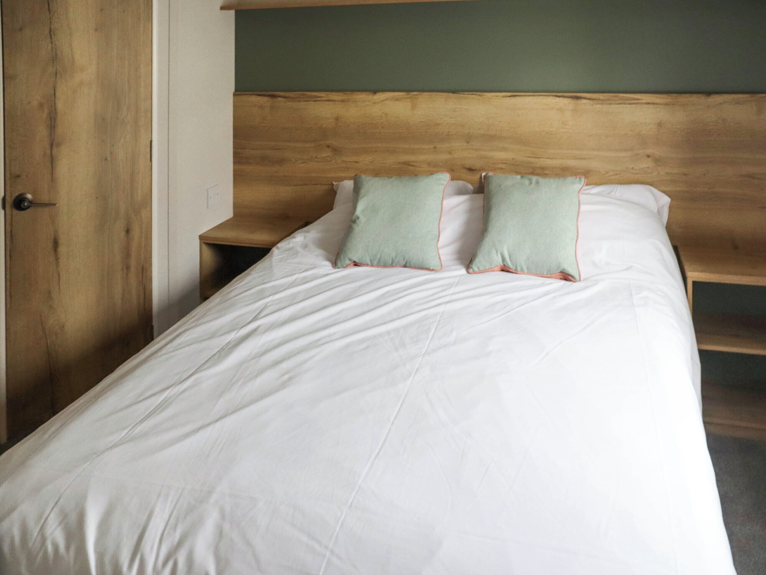 2 bedrooms