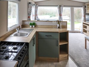 Private kitchen - 2 bedroom accommodation in Pendine (Pendine)