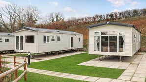 Exterior - 2 bedroom accommodation in Pendine (Pendine)