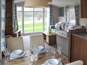 Living area - 2 bedroom accommodation in Pendine (Pendine)