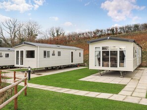 Exterior - 2 bedroom accommodation in Pendine (Pendine)