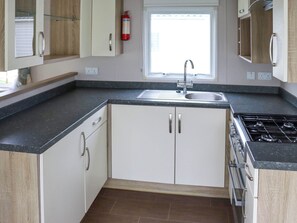 Private kitchen - 2 bedroom accommodation in Pendine (Pendine)