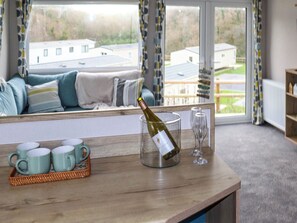 Living area - 2 bedroom accommodation in Pendine (Pendine)