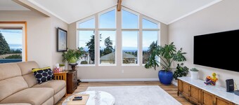 Scenic Stay with Game Room Near Olympic National Park & Downtown Port Angeles