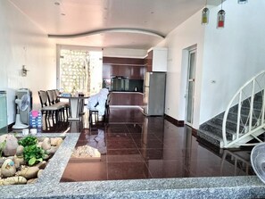 Microwave - Top Hill Halong Homestay (Phuong Bai Chay)