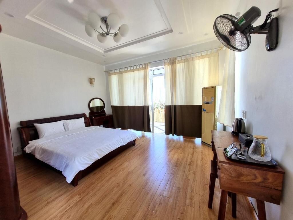 Luxury Apartment, Partial Ocean View