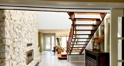 Spacious 5-bedroom house with AC in amazing Bay Shore