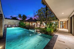 Outdoor pool - Villa Samsara – 3BR Pool Villa Near Berawa Beach (Kabupaten Badung)