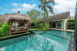 Outdoor pool - Villa Samsara – 3BR Pool Villa Near Berawa Beach (Kabupaten Badung)