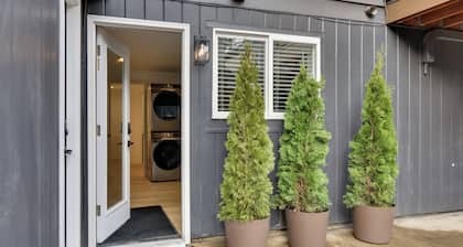 Walk to St Vincent Hospital: Chic Portland Apt