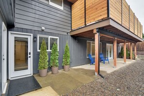 Exterior detail - Walk to St Vincent Hospital: Chic Portland Apt (Portland)