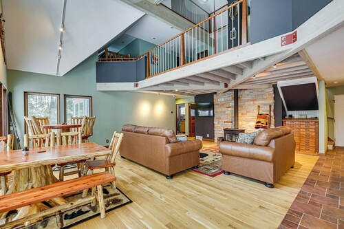 Private Peninsula! Laurel Lake Retreat w/ 3 Piers