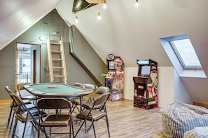 Games room - Private Peninsula! Laurel Lake Retreat w/ 3 Piers (Three Lakes)